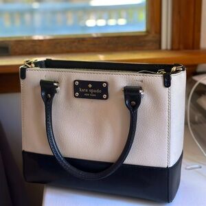 Kate Spade Like New- Black & Cream Purse